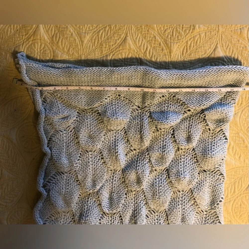 *NOW 30% OFF!!!* Mermaid Tail Blanket; Knit; Scale & Fin Detail; Aqua Blue - Picture 4 of 12